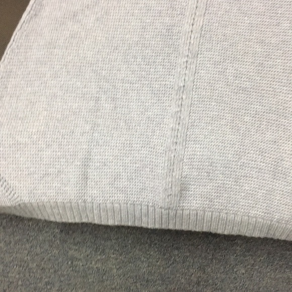 Peep shoulder size Lg sweater - Picture 5 of 8